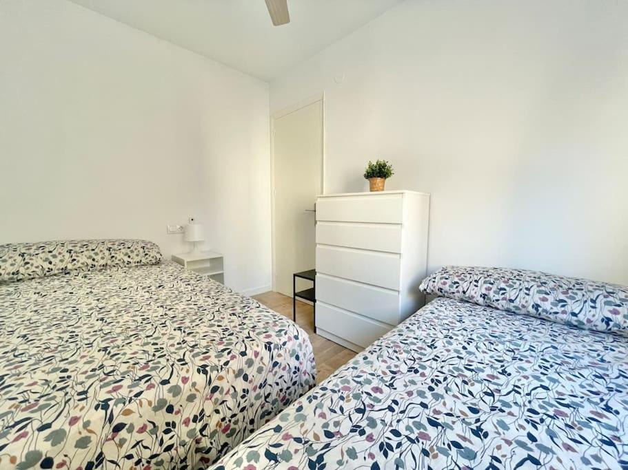 Apartment 3 Habitaciones, Terraza Y A 200 Metros De La Playa Malaga
