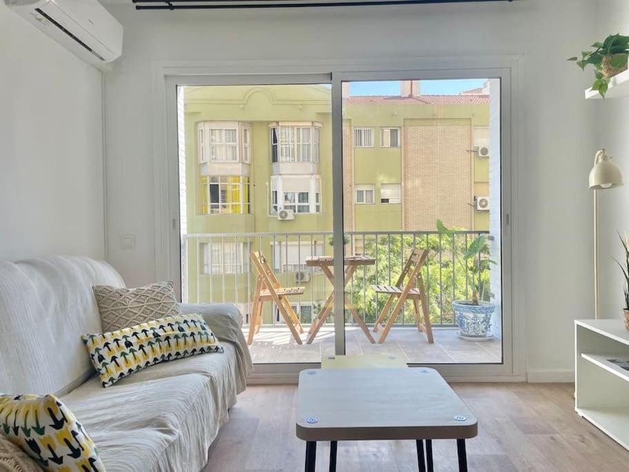 3 Habitaciones, Terraza Y A 200 Metros De La Playa Malaga