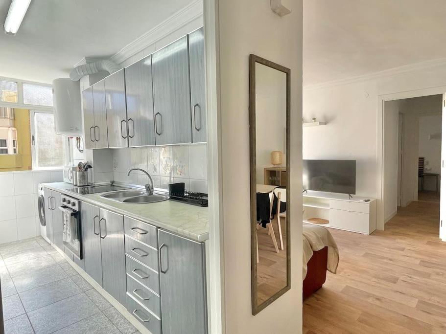 3 Habitaciones, Terraza Y A 200 Metros De La Playa Apartment Malaga